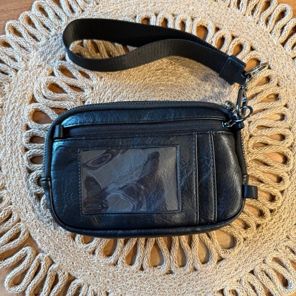 Black Pouch wristlet - Picture 2 of 4